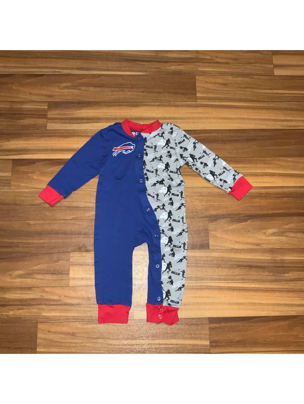 Buffalo bills baby outfit 18 month No tags never worn